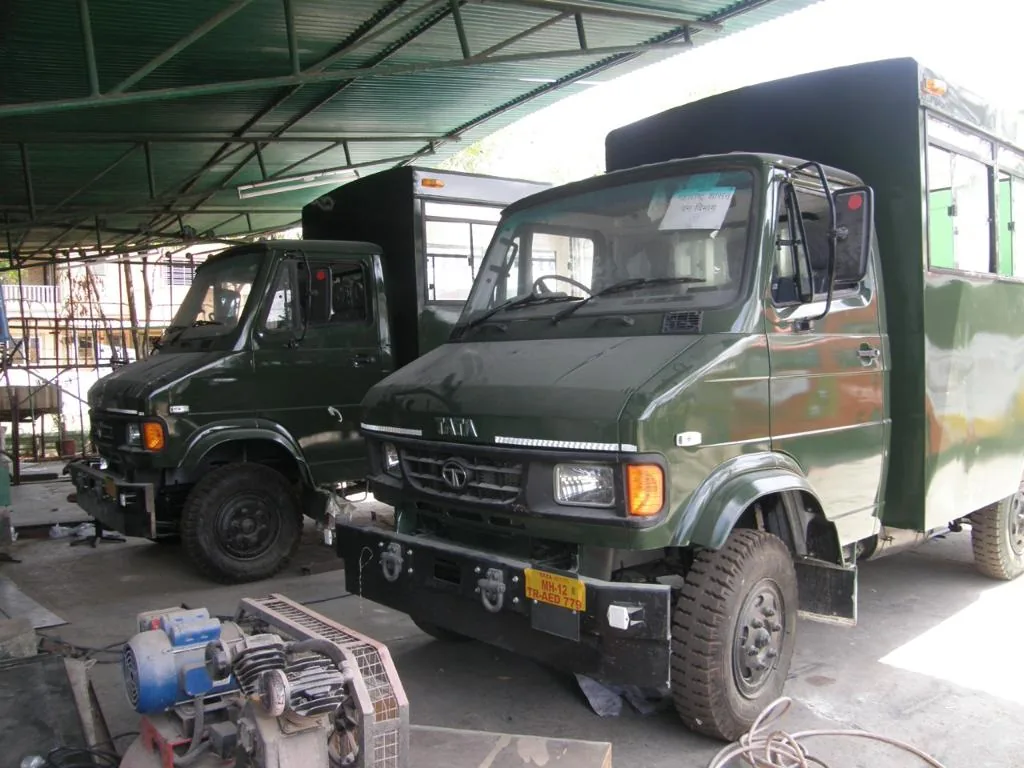 Enclosed field vehicle